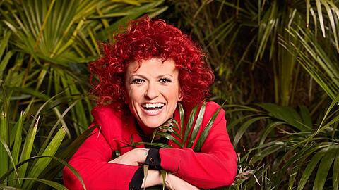 Popstar Lucy Diakovska (47) zählt im diesjährigen Dschungelcamp zu den bekanntesten Promis.