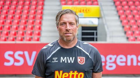Regensburgs Michael Wimmer trifft im DFB-Pokal auf seinen Trainer-Kumpel Lukas Kwasniok vom 1. FC Köln.