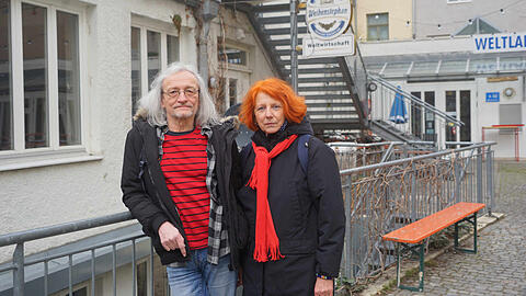 Am Eine-Welt-Haus: Wolfgang Weber und Anna Regina Mackowiak sind hier Jahrzehnte lang ein und ausgegangen.