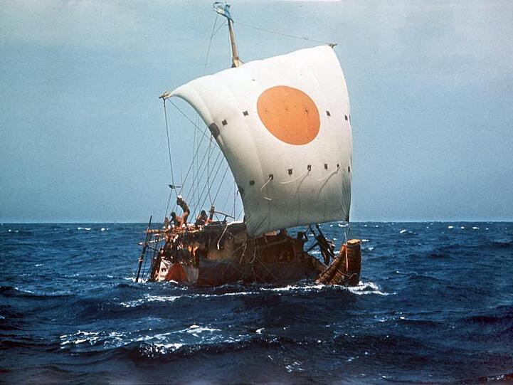 Im Mai 1970 segelte der norwegische Abenteurer Thor Heyerdahl in einem Boot aus Papyrus, der Ra II, von Marokko bis zur Karibik-Insel Barbados.