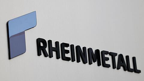 Das Rheinmetall Logo auf dem Rheinmetall Gebäude in Düsseldorf.