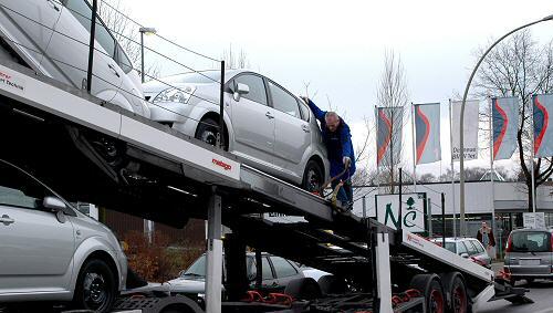 Neuwagen vor der Auslieferung Neuwagen vor der Auslieferung