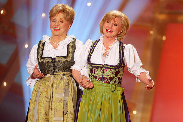 Bekanntes und beliebtes Gute-Laune-Duo: Bis wenige Monate vor Maria Hellwigs Tod stand Margot mit ihrer Mutter auf der Bühne Bekanntes und beliebtes Gute-Laune-Duo: Bis wenige Monate vor Maria Hellwigs Tod stand Margot mit ihrer Mutter auf der Bühne