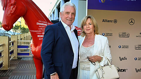 Klaus Fischer und seine Ehefrau Margit Fischer bei einer Veranstaltung.