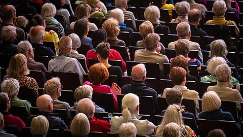 Destatis zufolge wächst die Zahl der 67-Jährigen und Älteren bis 2038 weiter. (Symbolbild)