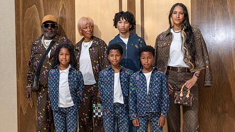 Pharrell Williams' Familie besuchte die Modenschau von Louis Vuitton.