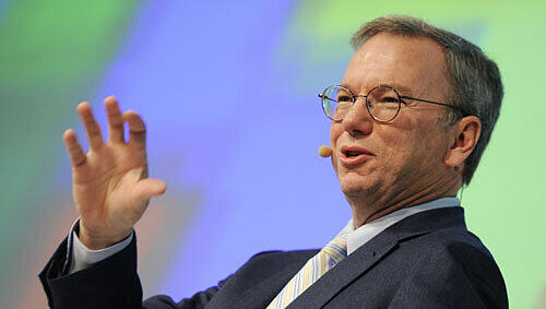 Seinen Namen findet man bei Google fast 15 Millionen mal: Google-Chef Eric Schmidt bei seiner Rede in München. Seinen Namen findet man bei Google fast 15 Millionen mal: Google-Chef Eric Schmidt bei seiner Rede in München.