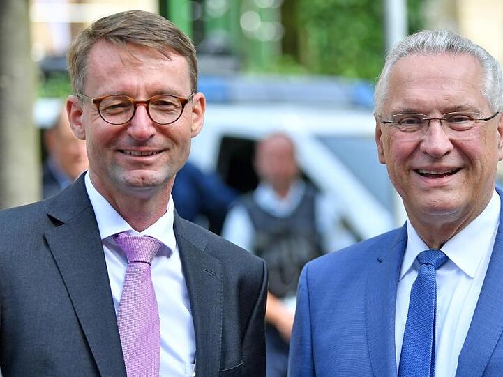 Roland Wöller (CDU, l.), Innenminister von Sachsen, und Joachim Herrmann (CSU), Innenminister von Bayern. Foto: Hendrik Schmidt