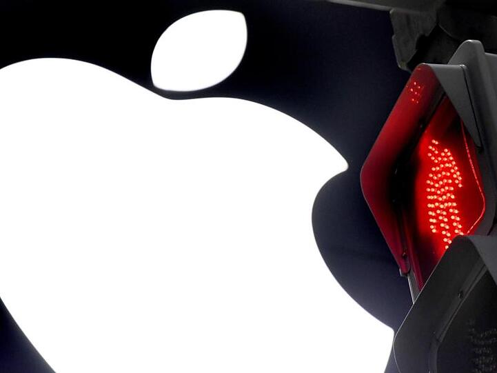 Eine saftige Strafe von über einer Milliarde Euro soll Apple in Frankreich wegen Wettbewerbsverstößen zahlen.