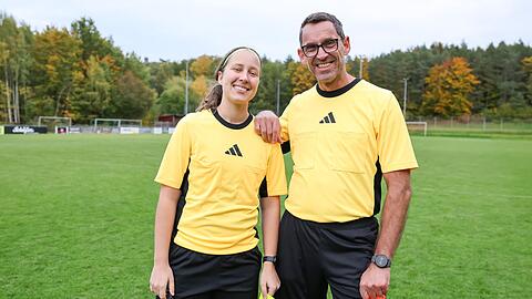 Vater und Tochter engagieren sich als Schiedsrichter.