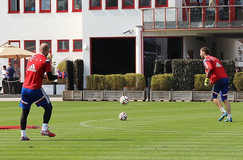 Der FC Bayern absolvierte vor den Augen von Zinedine Zidane eine lockere Trainingseinheit.