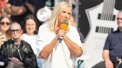 Andrea Kiewel sortiert zu Hause radikal aus. Leicht f&auml;llt ihr das nicht.