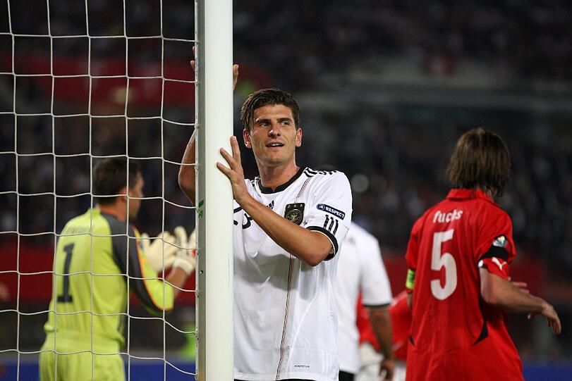 Wiedersehen mit Österreich. Auch in der WM-Quali spielt die DFB-Elf gegen die Alpenrepublik. Im Bild Mario Gomez nach seinem Tor beim 2:1-Sieg in Wien im Juni.