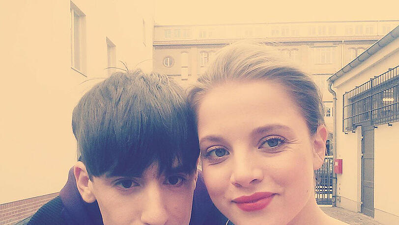 Kilian Kerner und Jella Haase sind schon seit langem gute Freunde Kilian Kerner und Jella Haase sind schon seit langem gute Freunde