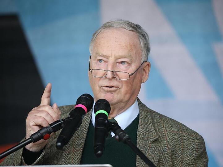 "Das Video hätte man nicht veröffentlichen müssen", sagte Gauland im ZDF.
