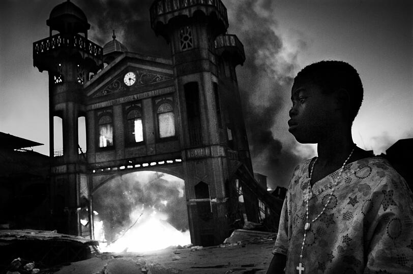 Der Italiener Riccardo Venturi (Contrasto) fotografierte einen brennenden Markt in der Hauptstadt von Haiti.