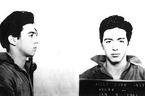 Mit einer nicht gemeldeten Handfeuerwaffe im Gepäck wurde Al Pacino 1961 festgenommen und somit seinem Image als "Pate" schon frühzeitig gerecht.