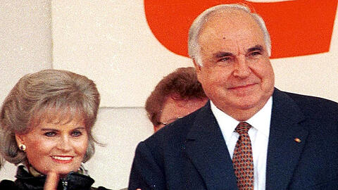 "Völlig inakzeptabel": Laut Walter Kohl werden die Persönlichkeiten von Hannelore und Helmut Kohl in dem bestehenden Drehbuch des geplanten Dokudramas falsch dargestellt