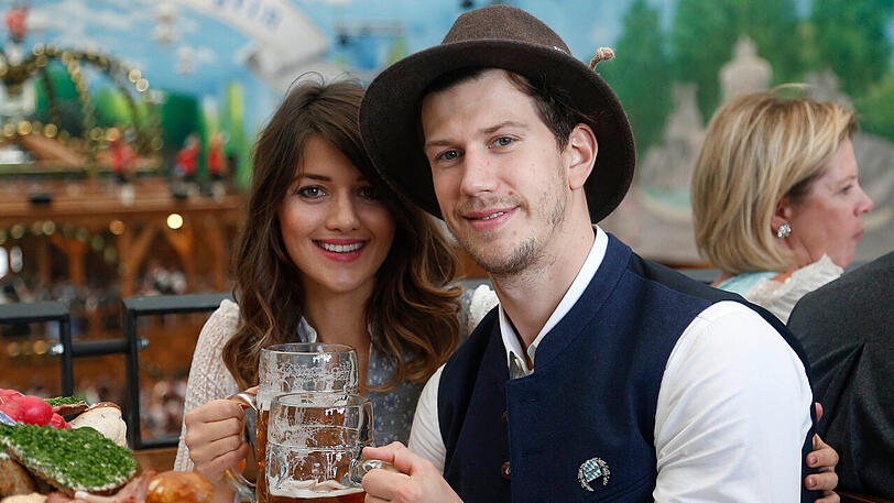 Frank Mauer mit seiner Frau.