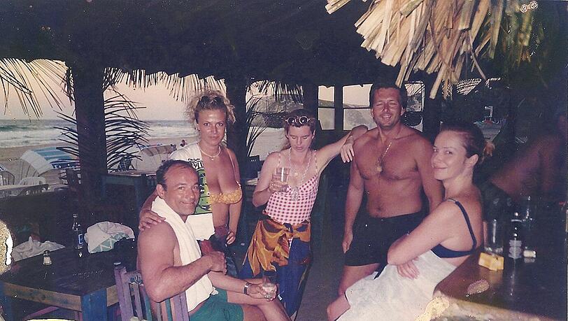 Ein Bild aus erfolgreichen Tagen: Thomas J. mit Ex-Frau (M.) und Kumpel Heiner Lauterbach (l.). Ein Bild aus erfolgreichen Tagen: Thomas J. mit Ex-Frau (M.) und Kumpel Heiner Lauterbach (l.).