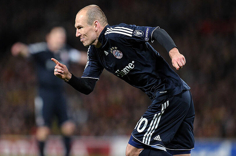 Gleich in seiner erster Partie für die Bayern erzielt Robben zwei Tore gegen Wolfsburg. Er führt den FC Bayern mit seinen Toren ins Champions-League-Finale, in dem Robben und Bayern allerdings den Kürzeren gegen Inter Mailand ziehen.
