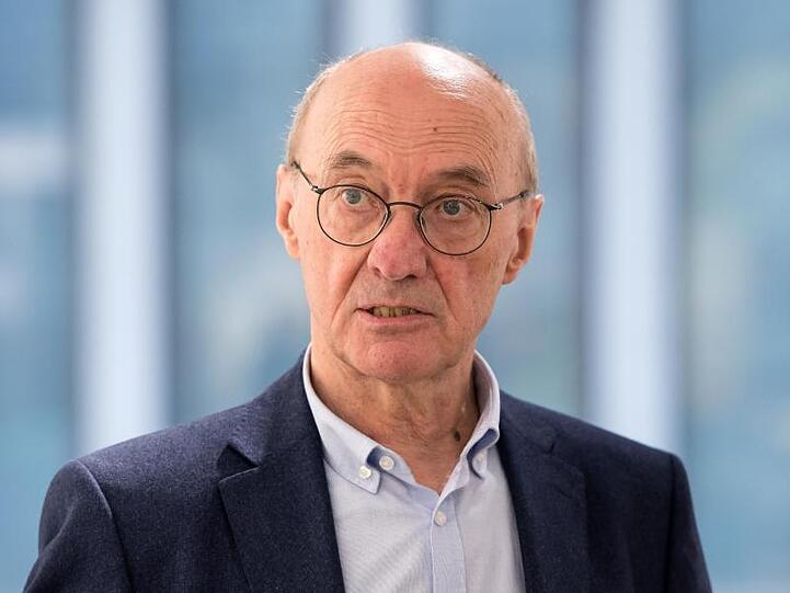 Winfried Nerdinger, Gründungsdirektor des NS-Dokumentationszentrums, schaut in die Kamera. Foto: Sven Hoppe/Archivbild