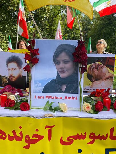 Demonstration vor dem iranischen Generalkonsulat in München am Freitag, 23.9.2022