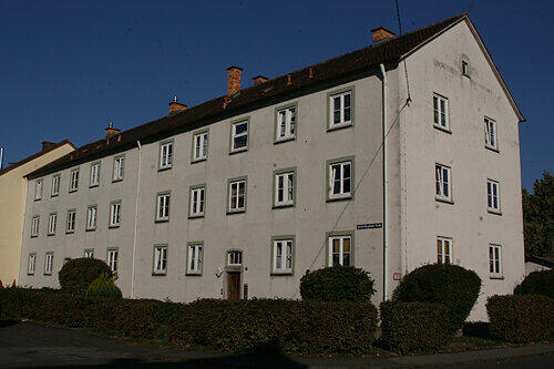 Aus der dritten Etage dieses Hauses in Kronach stürzte das kleine Mädchen.