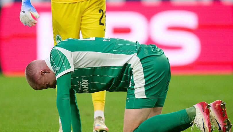 Brynjar Bjarnason droht als einer von mehreren Fürth-Profis gegen Hannover auszufallen. (Archivfoto)