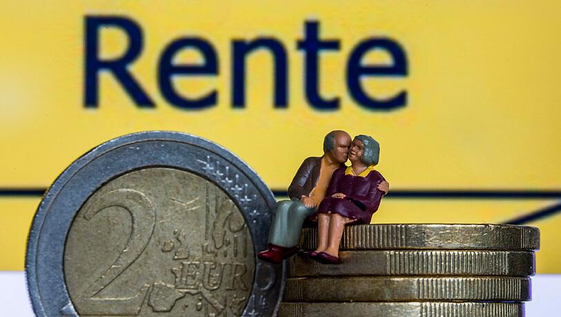 Dank Rentenerhöhung steigt auch die Anzahl der steuerpflichtigen Rentner. Dank Rentenerhöhung steigt auch die Anzahl der steuerpflichtigen Rentner.