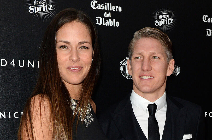 Die ersten Bilder nach der Trauung: Bastian Schweinsteiger und Ana Ivanovic sind verheiratet.