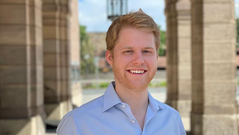 Robin Lerch, auf Digitale Nomaden spezialisierter Versicherungsmakler, selbst Digitaler Nomade und Partner des Versicherers Hiscox. Robin Lerch, auf Digitale Nomaden spezialisierter Versicherungsmakler, selbst Digitaler Nomade und Partner des Versicherers Hiscox.