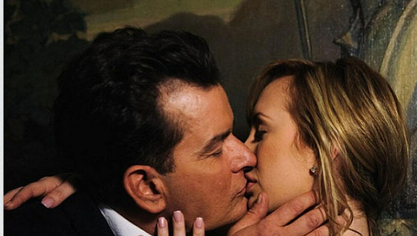 Charlie Sheen und seine Verlobte Brett Rossi Charlie Sheen und seine Verlobte Brett Rossi