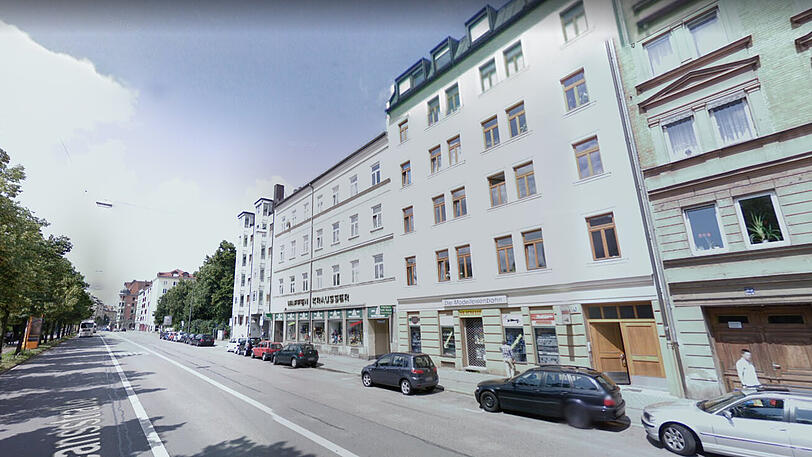 Auf der Orleansstraße ist am Montag eine Frau von einem ihr unbekannten Mann festgehalten worden. (Archivbild)