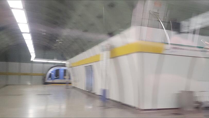 Der Odeonsplatz ist aktuell für den U-Bahnverkehr gesperrt. Grund ist laut Feuerwehr eine "leichte Rauchentwicklung" in einem Zug. Der Odeonsplatz ist aktuell für den U-Bahnverkehr gesperrt. Grund ist laut Feuerwehr eine "leichte Rauchentwicklung" in einem Zug.