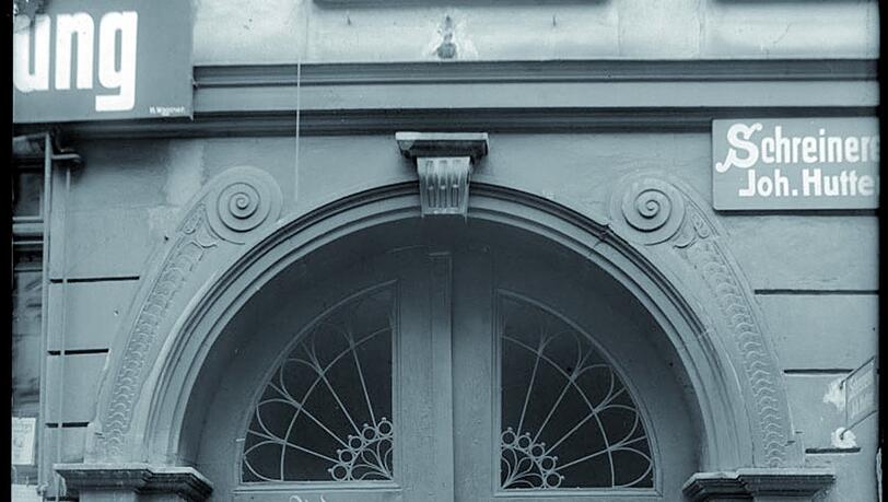 1910: „Jeden Montag hier Hundemarkt“ im Gasthof Oberottl, Sendlinger Str. 55. 1910: „Jeden Montag hier Hundemarkt“ im Gasthof Oberottl, Sendlinger Str. 55.
