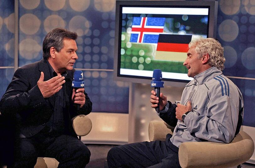 Rudi Völler, beim legendären-Weißbier-Interview mit Waldi Hartmann. Er übernahm das Amt im Jahre 2000. Nach dem Vorrunden-Aus bei der EM 2004 war Schluss für ihn. Er trat vorzeitig zurück.