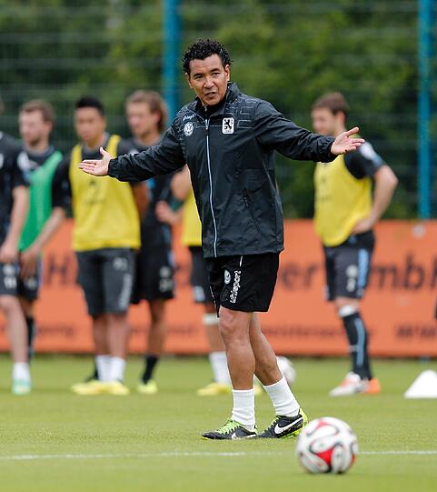 Ricardo Moniz packt an: Bilder von der ersten Trainingseinheit unter dem neuen Trainer.