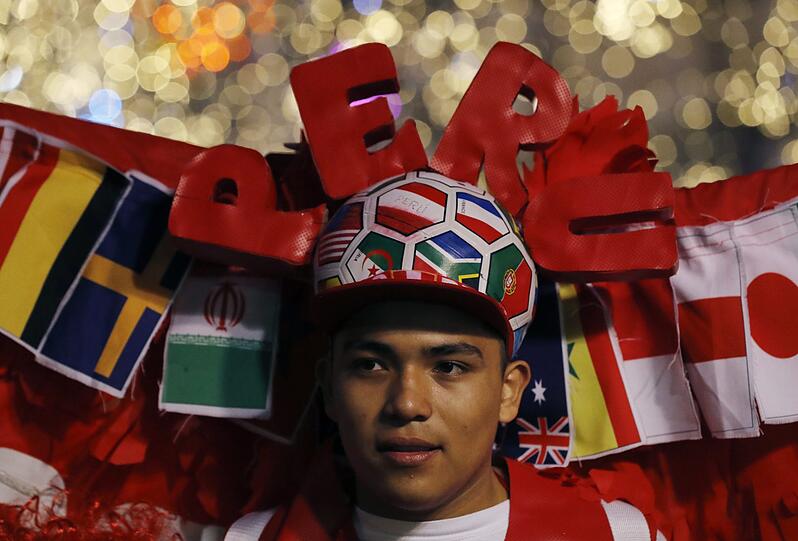 Bunt und lebendig: Fußball-Fans aus aller Herren Länder bevölkern während der WM die russischen Städte.