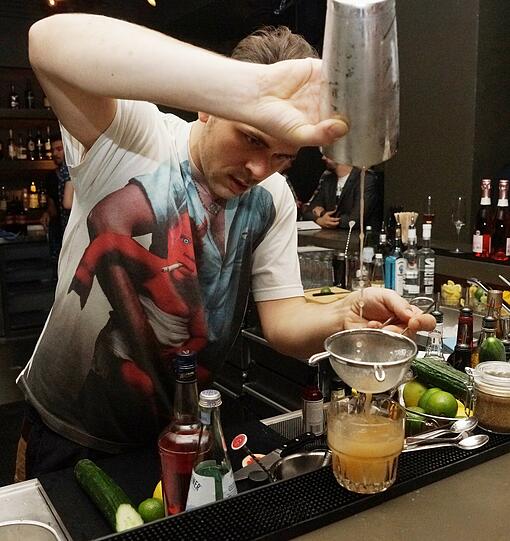Die neue Registratur in der Müllerstraße: Die AZ war beim "Soft-Opening" dabei. Die Bilder von der Bar...