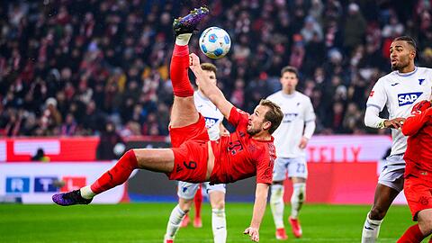 Gegen Hoffenheim versuchte es Torjäger Harry Kane auch mal spektakulär mit einem Fallrückzieher.