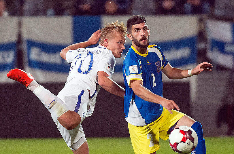 Strotzt nach dem Pflichtspieldebüt mit dem Kosovo vor Selbstvertrauen: Löwe Fanol Perdedaj (r.).