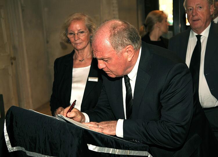 Und FC-Bayern-Präsident Uli Hoeneß.