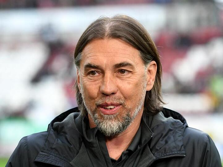 Trainer Martin Schmidt (Augsburg) gibt ein Interview. Foto: Stefan Puchner/dpa