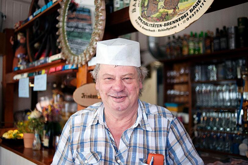 Ein Sendlinger Original: 
Wirt Winfried &bdquo;Winni&ldquo; Kneutinger von der Wurstkuchl in der Baierbrunner Straße.