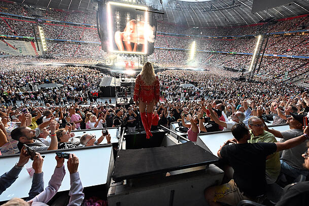 Das Publikum in der Allianz Arena feierte Helene Fischer.