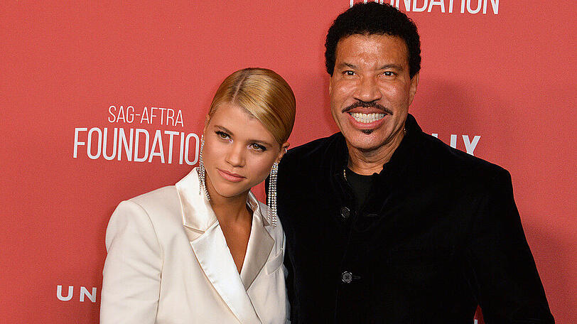 Sofia Richie und ihr Vater Lionel bei einer Preisverleihung 2017