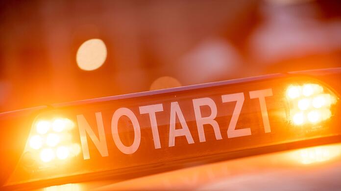 Der eintreffende Notarzt konnte nur noch den Tod des jungen Mannes feststellen. (Symbolbild)