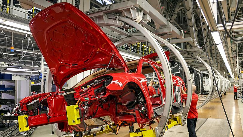 In der Autoindustrie sind die Gewinne stark gesunken. (Archivbild)