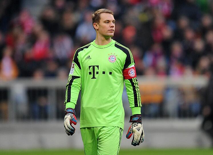 MANUEL NEUER: Note 2. Erneut Kapitän, weil Lahm und Schweinsteiger fehlten. Bärenstarker Reflex gegen Hunts Schuss (43.). Neuntes Liga-Spiel zu Null, das vierte in Folge.